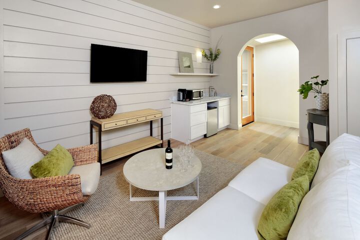 Room 13 of 21