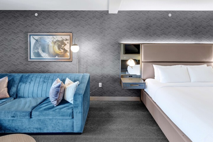 Tulsa Club Hotel Curio Collection by Hilton