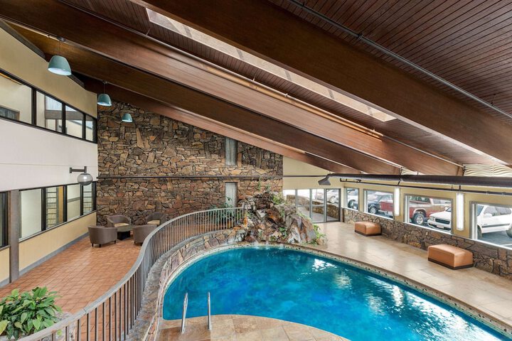 Pool 7 of 73