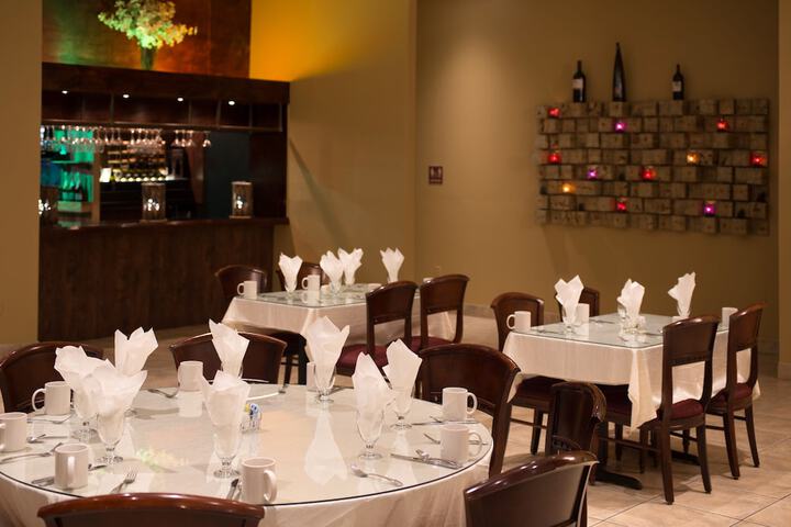 Dining 42 of 60