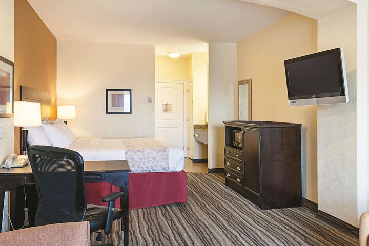 Room 17 of 36