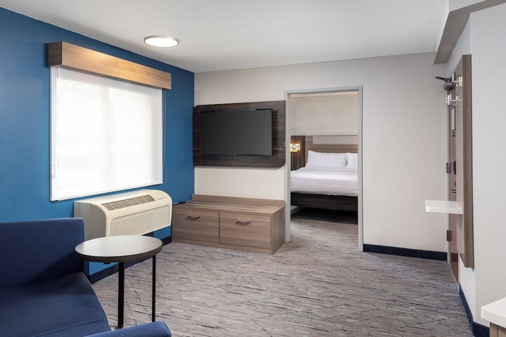 Holiday Inn Express Portland South-Lake Oswego by IHG