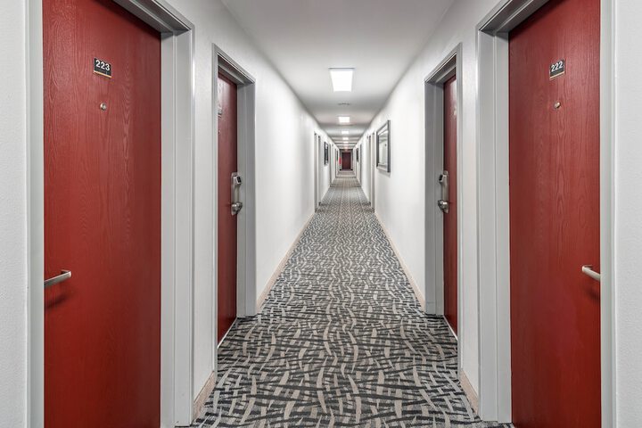 Ballroom/Hall 20 of 21