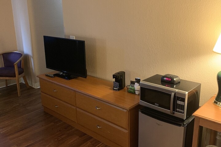 Room 3 of 21