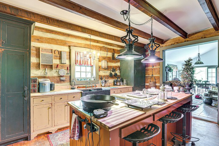 Spacious & Historic Cabin in New Haven w / Pond!
