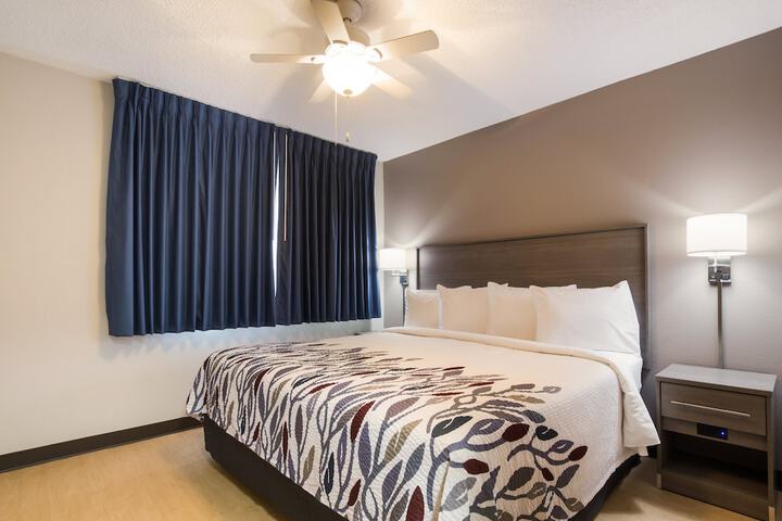 Room 28 of 38