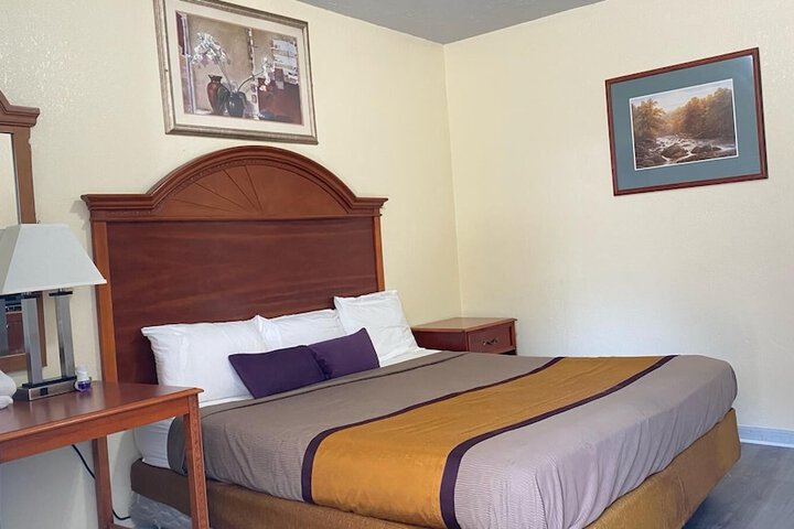 Budget Inn Express
