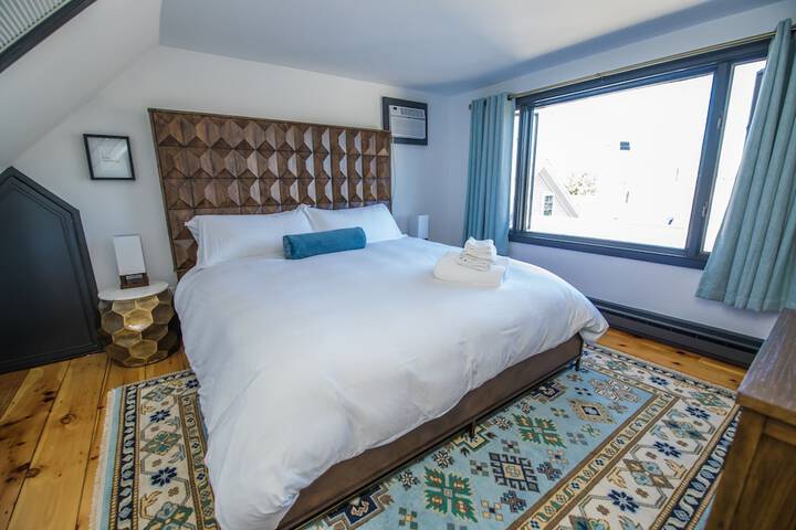 Room 43 of 70