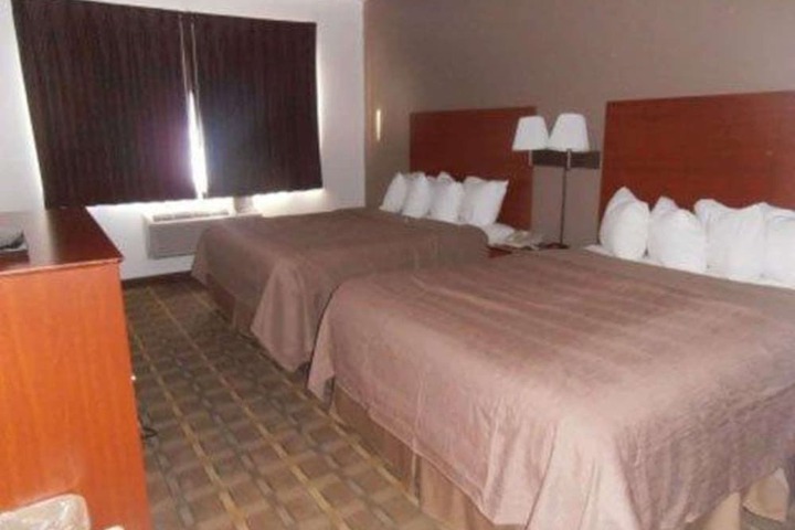 Room 9 of 25