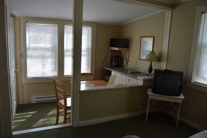 Kennebunk Gallery Motel & Cottages