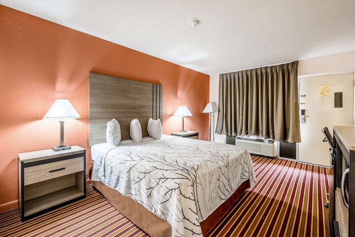 Room 15 of 30