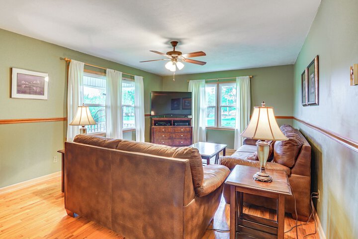 Walk to Restaurants: Stockton Home w / Game Room
