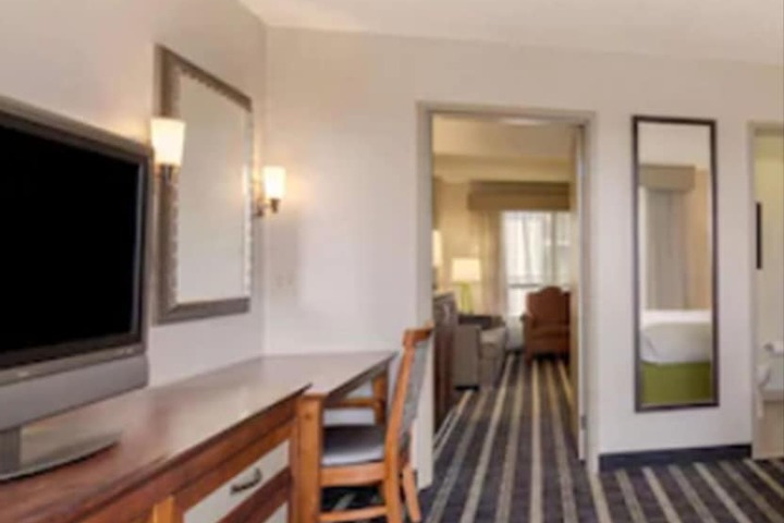 Embassy Suites by Hilton San Francisco Airport Waterfront