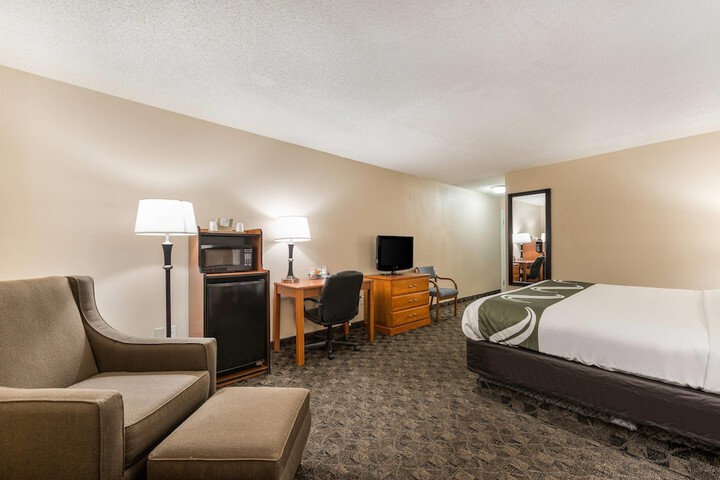 Quality Inn & Suites Portage Central