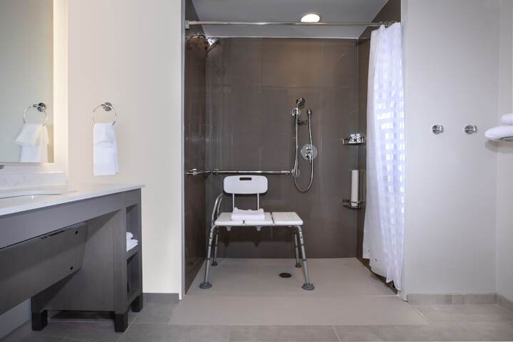 Room 40 of 52