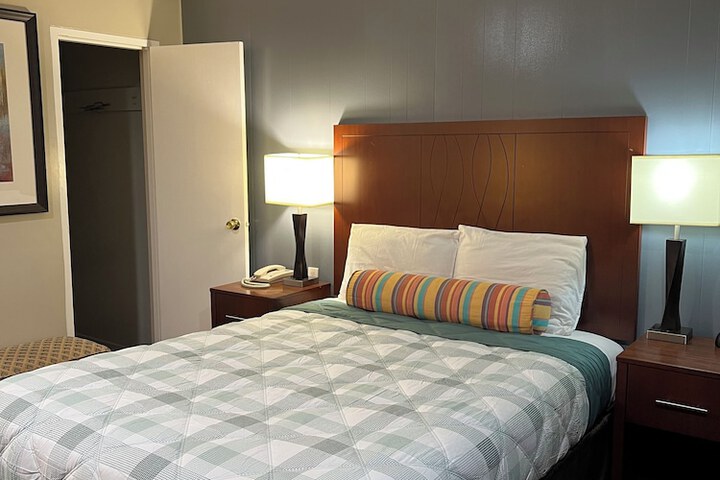 Room 16 of 24
