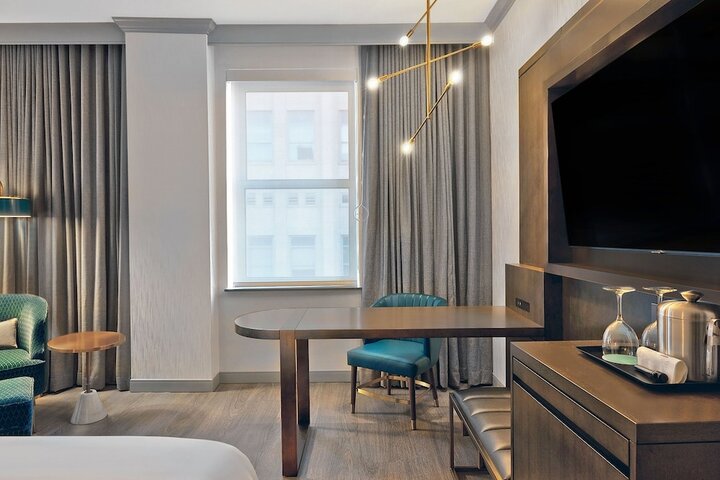 Room 11 of 38