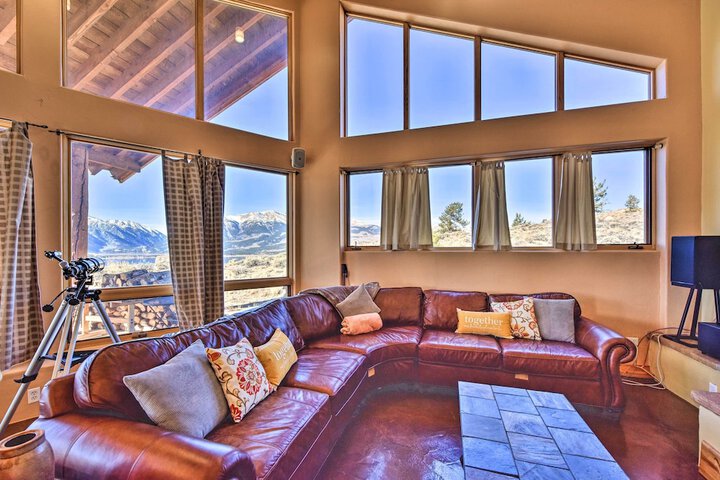 Luxe Twin Lakes House w / Mountain & Lake Views!