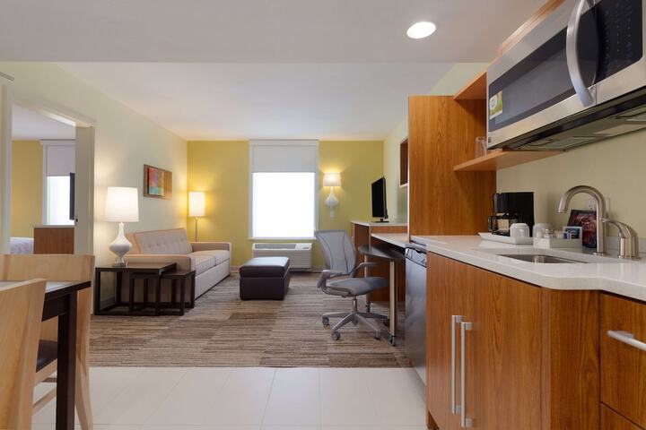 Home2 Suites by Hilton Champaign / Urbana