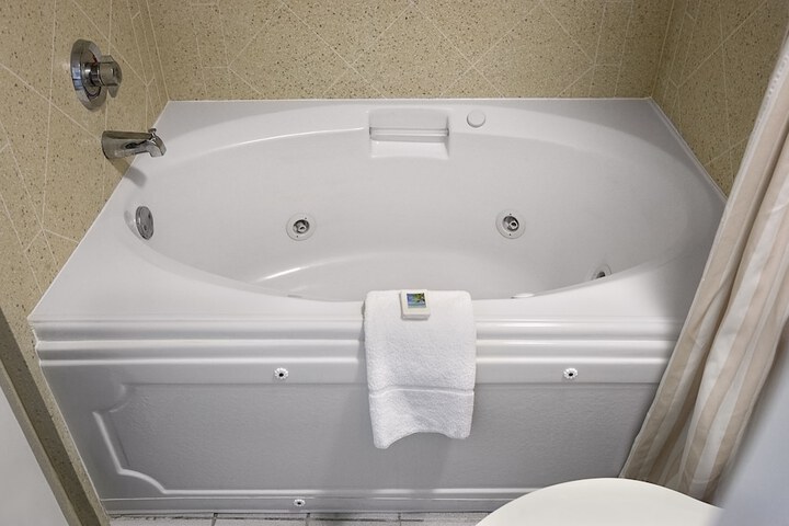 Hot Tub 89 of 95