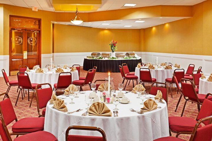 Ballroom/Hall 49 of 53