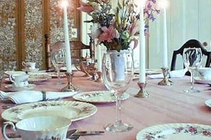 Dining 23 of 26
