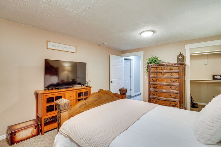 Game Room + Hot Tub: Salt Lake City Area Apt