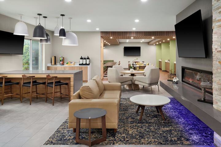 Fairfield Inn & Suites by Marriott Detroit Farmington Hills