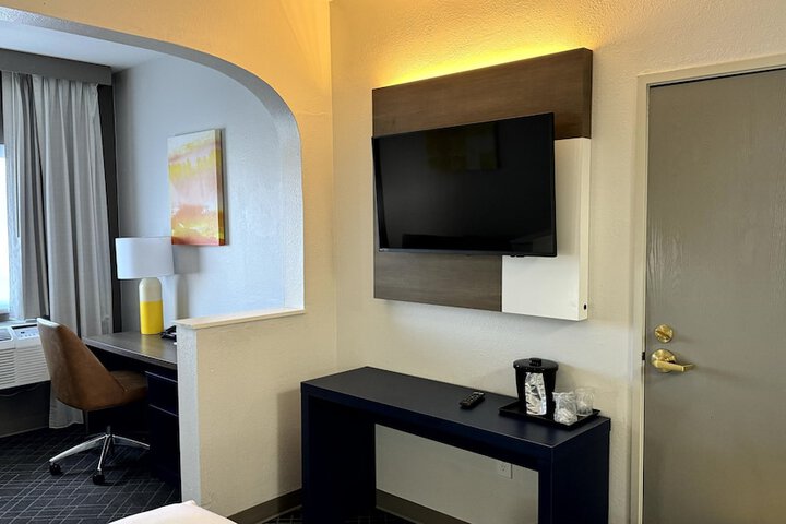 Room 14 of 38