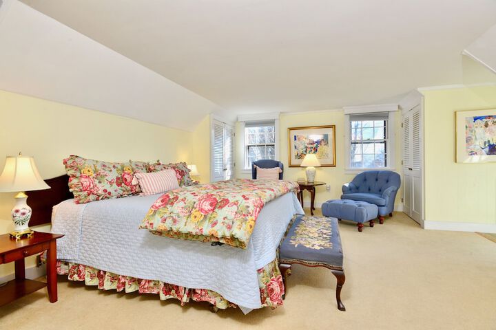 Room 70 of 275