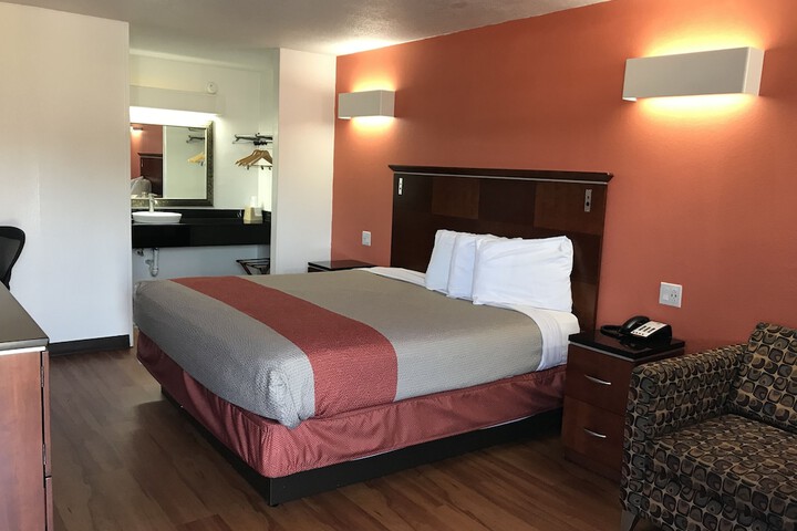 Room 48 of 67
