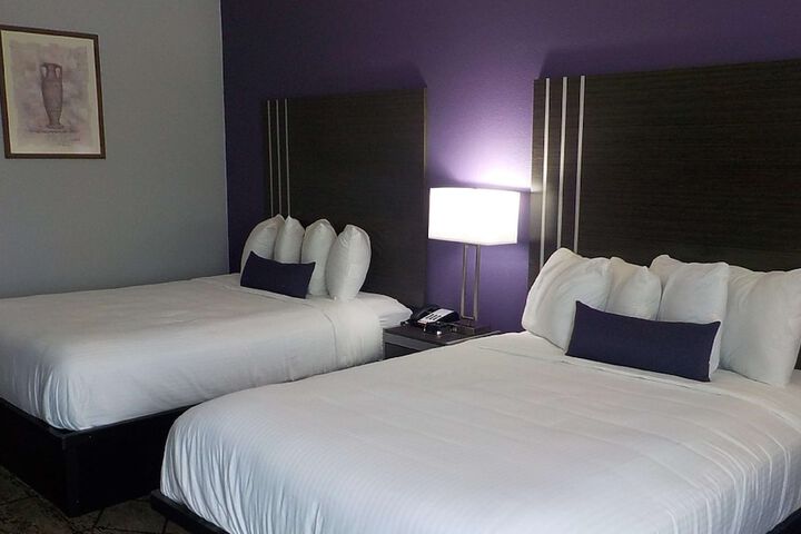 Room 27 of 39