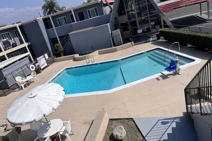 Pool 5 of 26