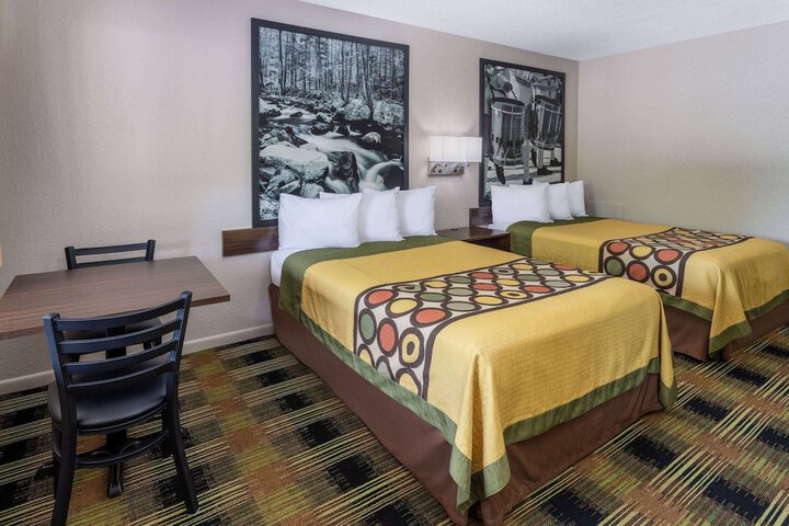 Room 11 of 21