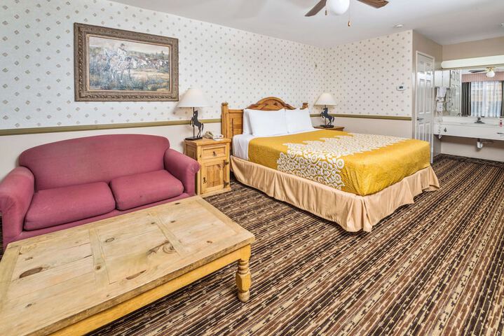 Room 9 of 15