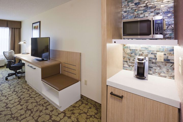 Room 15 of 30