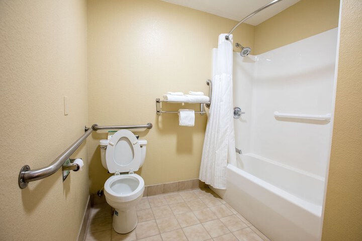 Room 42 of 79