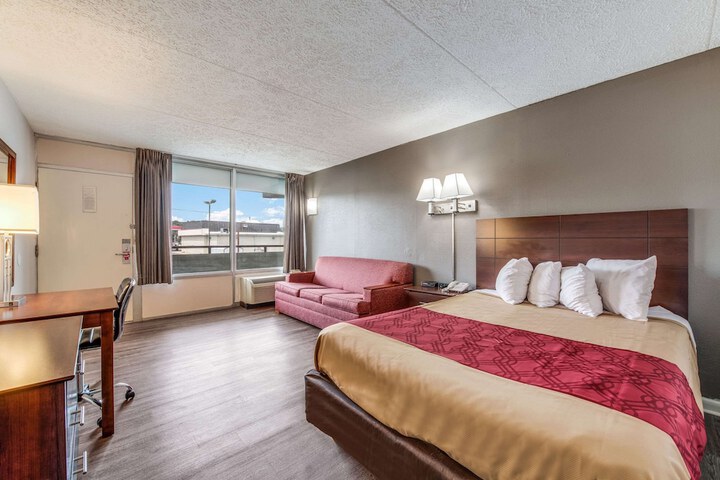 Room 11 of 39