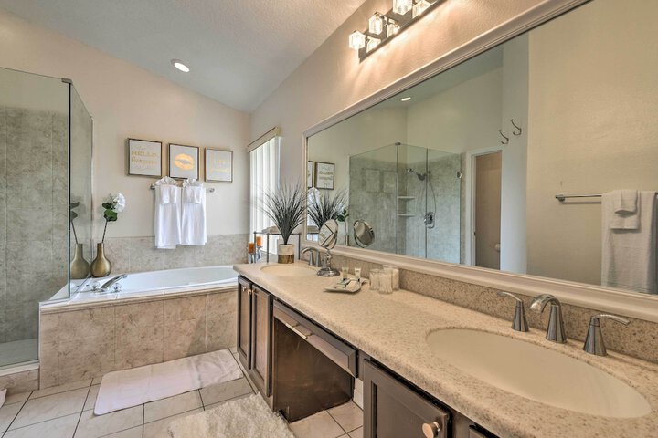 Apopka Single-story Home w / Private Lanai + Pool!