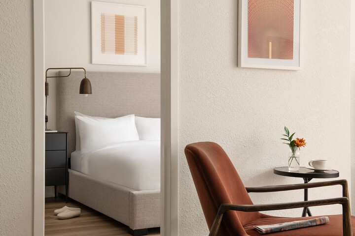 Room 53 of 80
