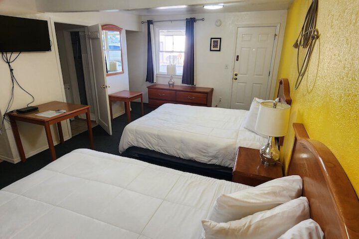 Room 64 of 98