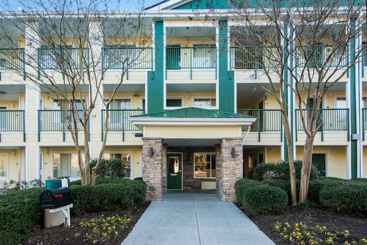 Hotel 11 of 27