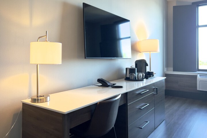 Room 100 of 174