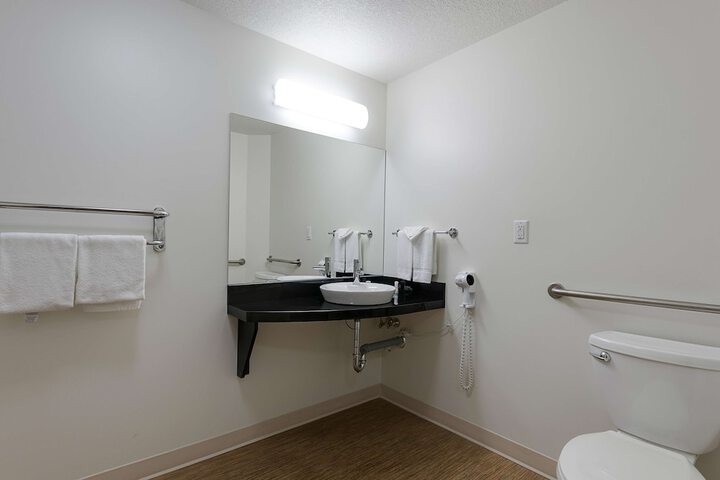 Motel 6 Brandon MB