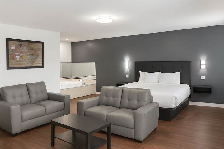 Econo Lodge Montreal-Brossard