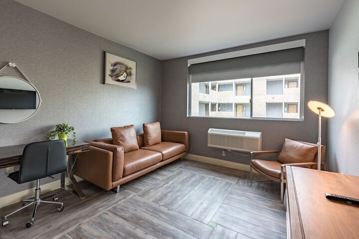 Room 55 of 83