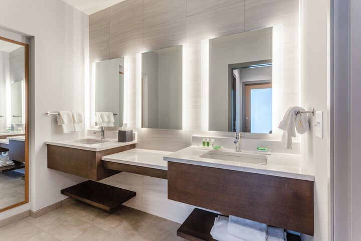 Holiday Inn & Suites Cedar Falls - Waterloo Event Center by IHG