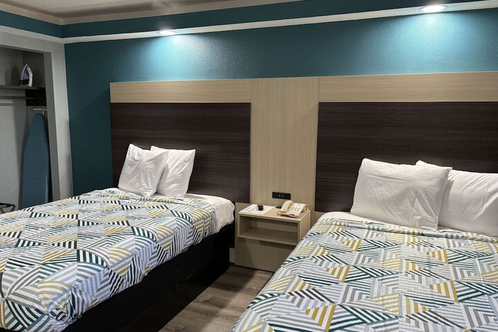 Room 16 of 32