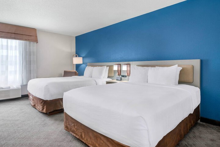 Comfort Inn & Suites Sheboygan I-43