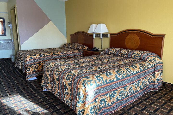 Room 10 of 13